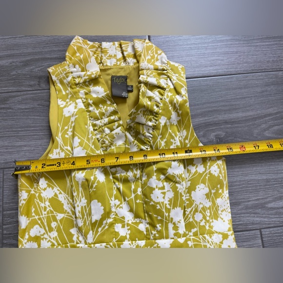 Taylor| Floral Dress in Bright Neon Tone, Size 4•••Perfect for Spring! - Picture 12 of 16